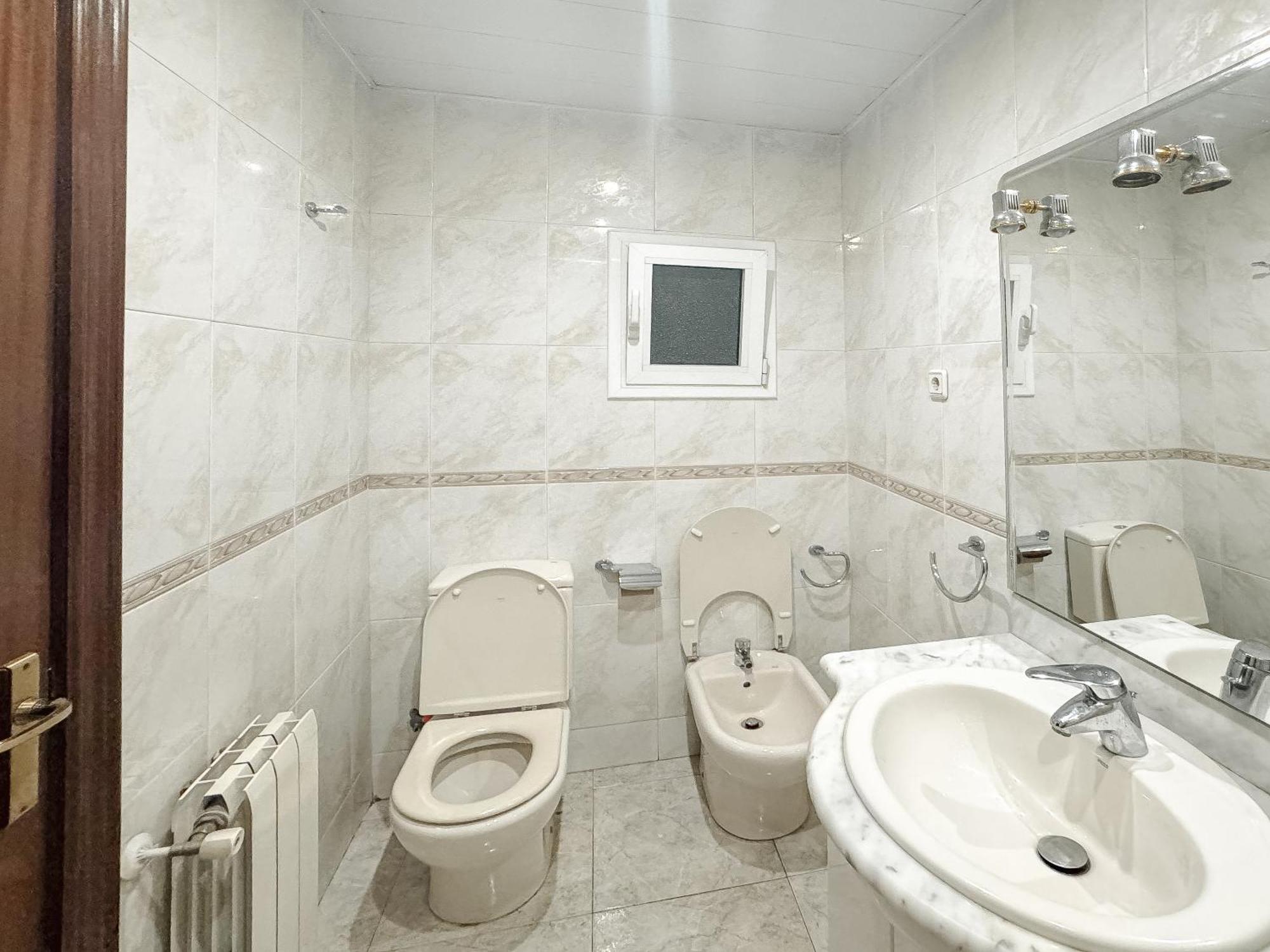 Charming Rooms In Shared Apartment Near Camp Nou Барселона Екстериор снимка