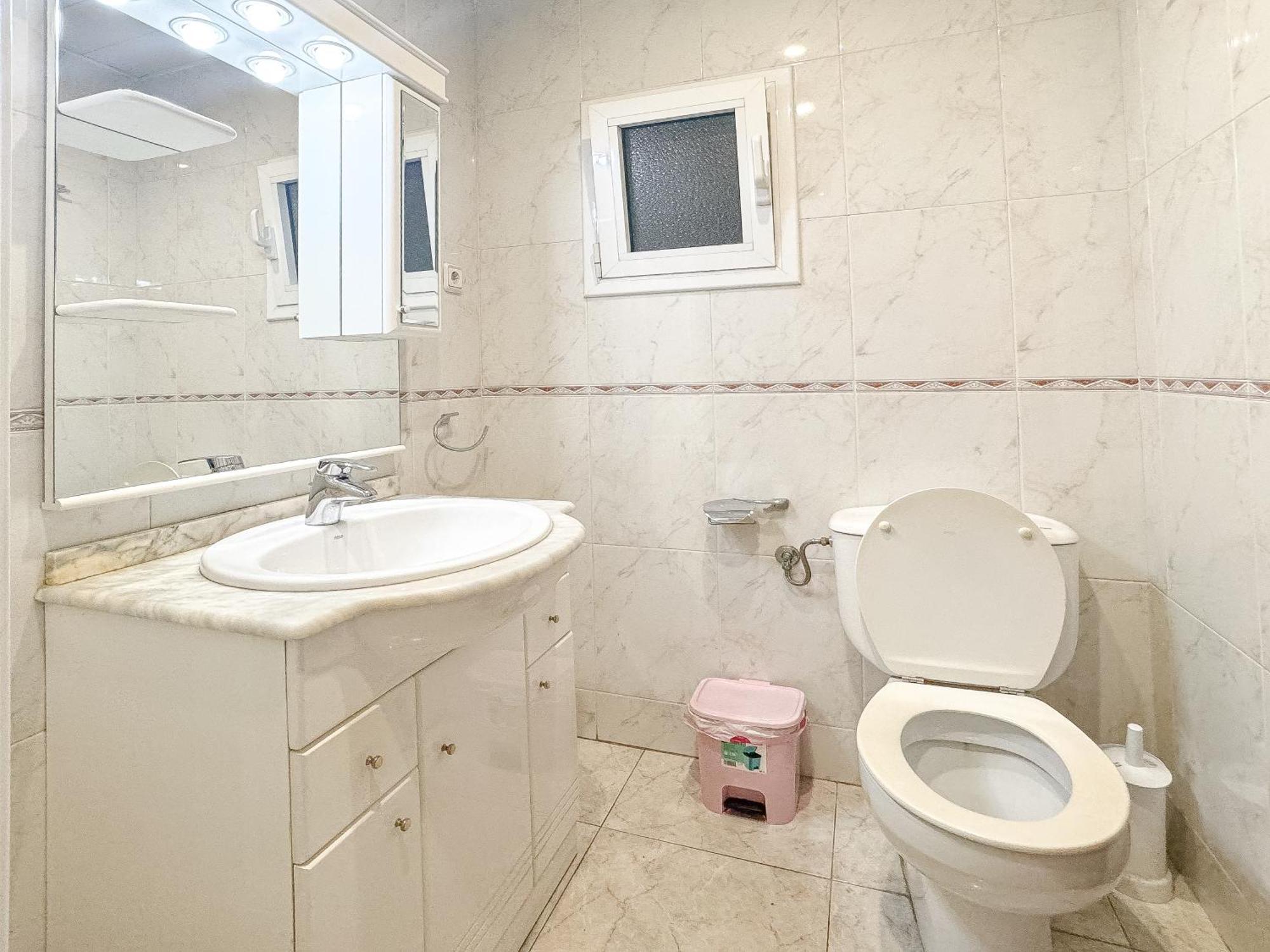 Charming Rooms In Shared Apartment Near Camp Nou Барселона Екстериор снимка