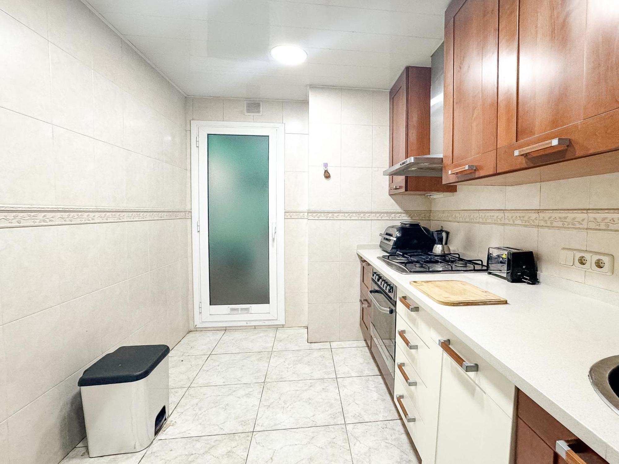 Charming Rooms In Shared Apartment Near Camp Nou Барселона Екстериор снимка