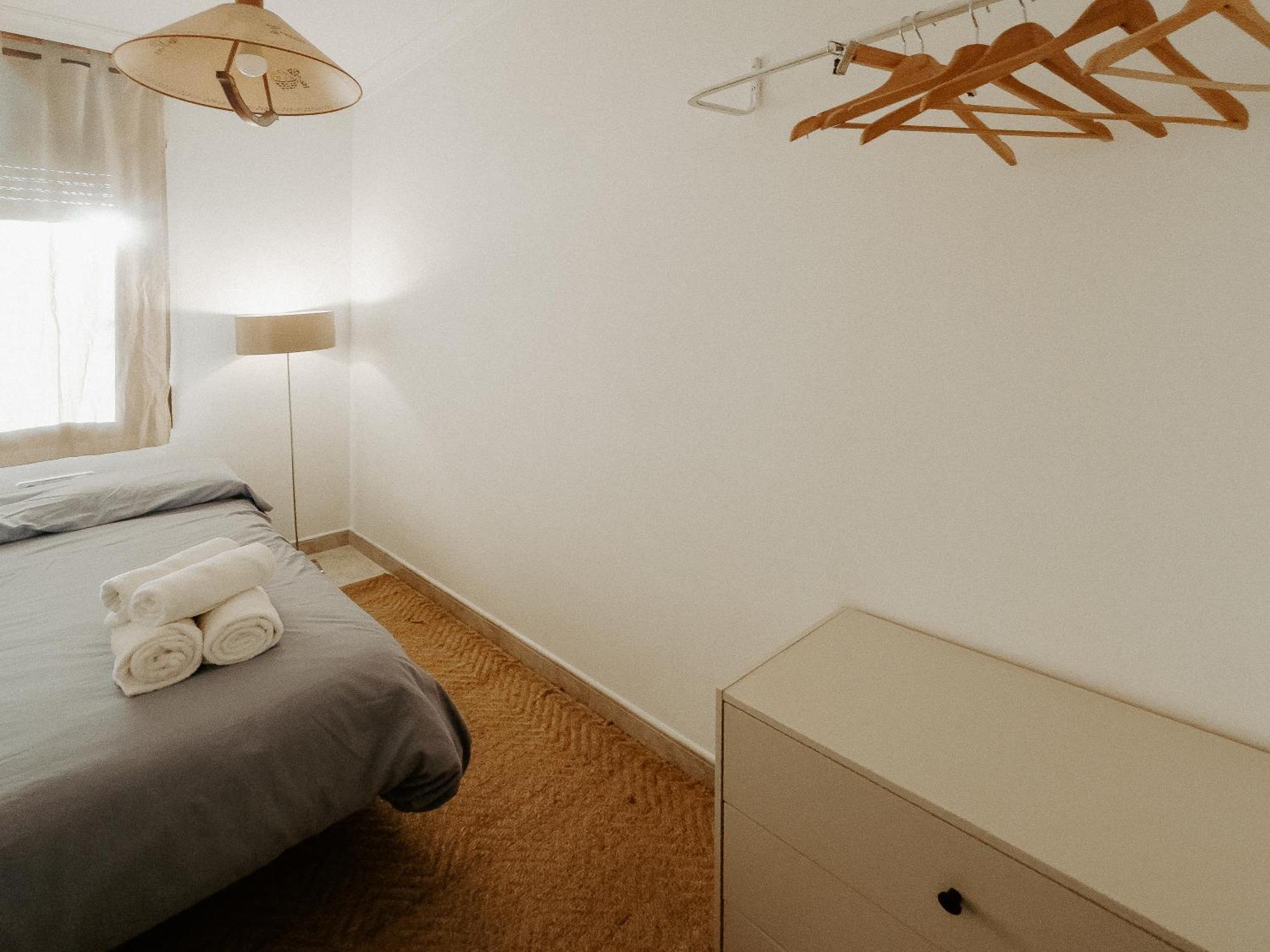 Charming Rooms In Shared Apartment Near Camp Nou Барселона Стая снимка