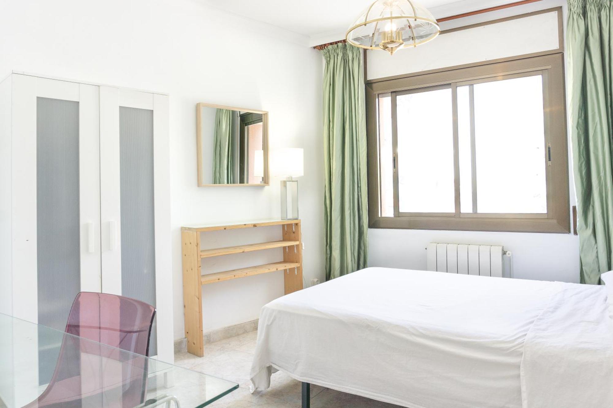 Charming Rooms In Shared Apartment Near Camp Nou Барселона Екстериор снимка