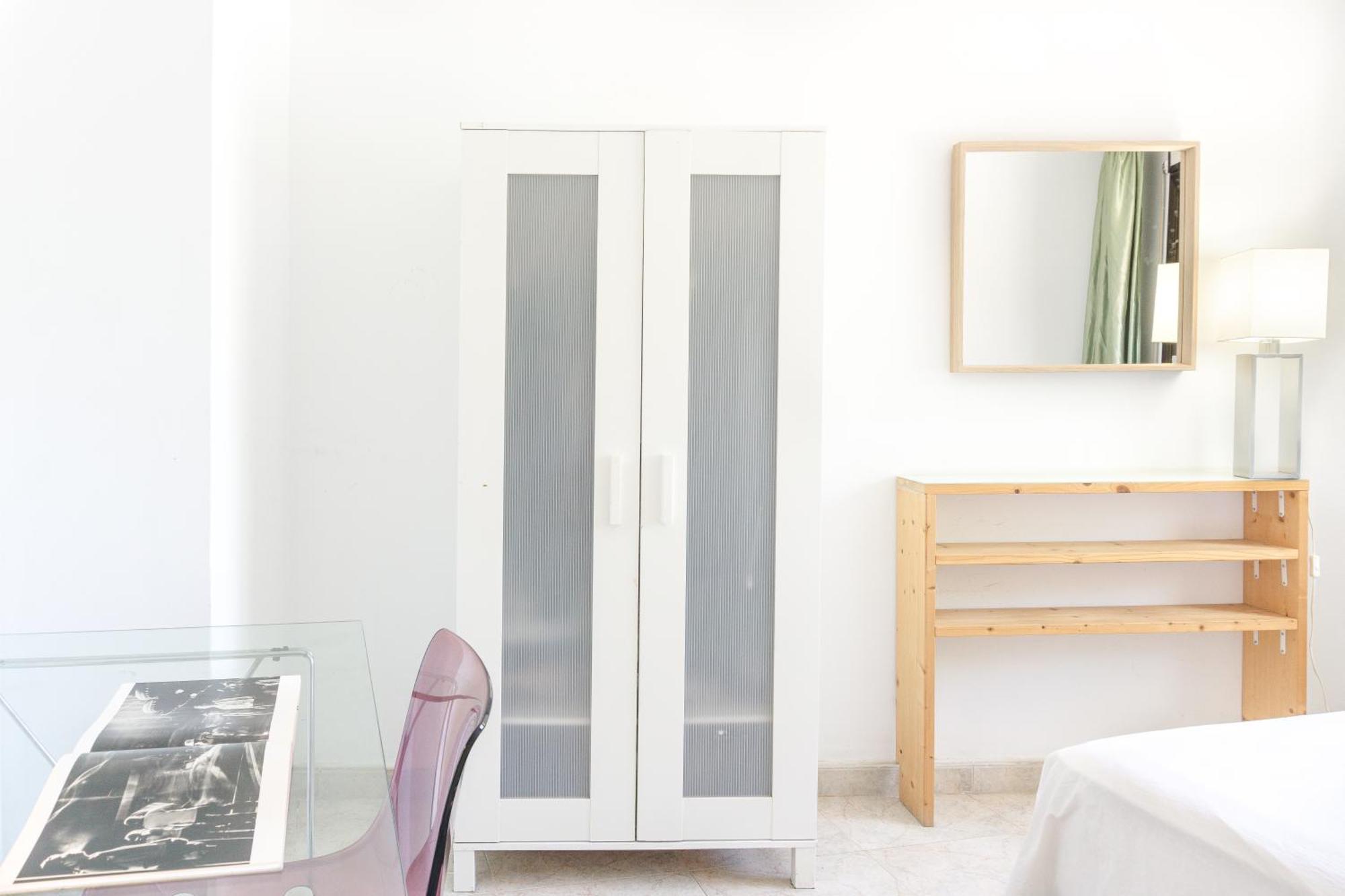 Charming Rooms In Shared Apartment Near Camp Nou Барселона Екстериор снимка