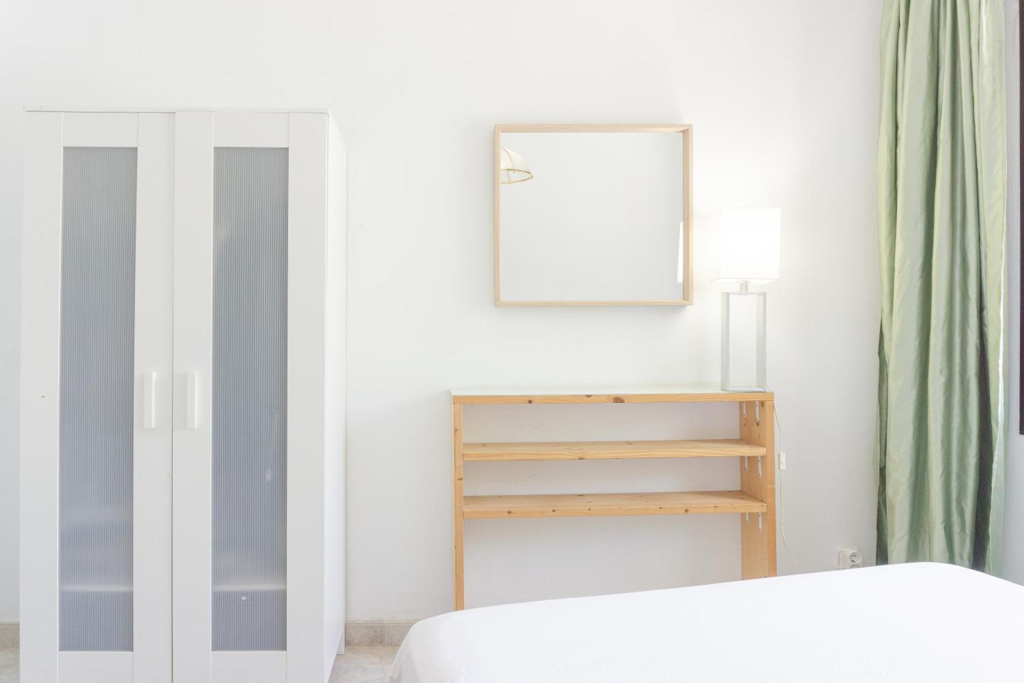 Charming Rooms In Shared Apartment Near Camp Nou Барселона Екстериор снимка